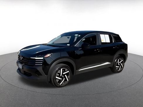 Used 2025 Nissan Kicks SV image 8