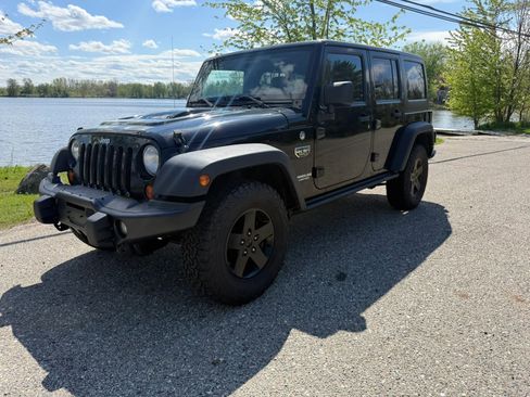 Used 2012 Jeep Wrangler Unlimited Rubicon AWD/4WD image 1
