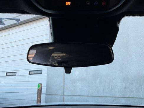 Used 2025 Buick Envista Preferred image 17