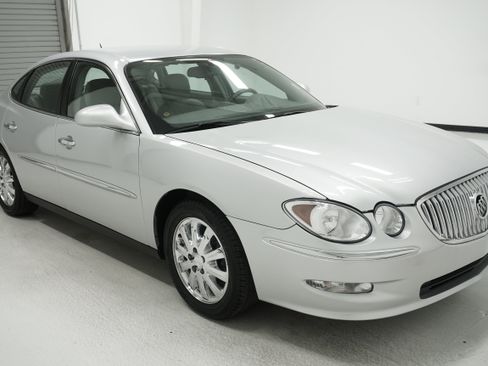 Used 2009 Buick LaCrosse CX FWD image 3