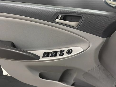 Used 2016 Hyundai Accent SE FWD image 15