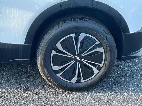 New 2026 Chevrolet Blazer EV LT image 9