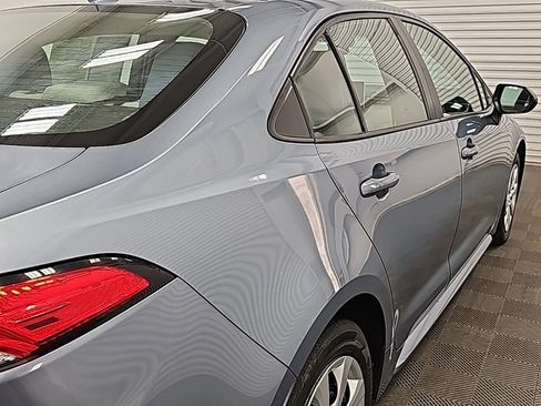 Used 2020 Toyota Corolla LE image 10