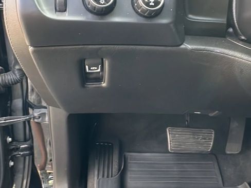 Used 2016 Cadillac Escalade Premium AWD/4WD image 13