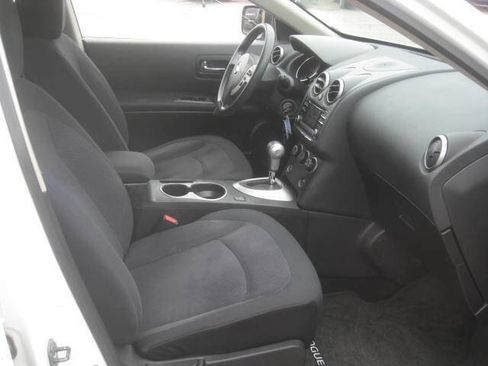 Used 2014 Nissan Rogue S w/ Convenience Package AWD/4WD image 19