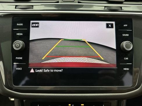 Used 2024 Volkswagen Tiguan SE R-Line image 19