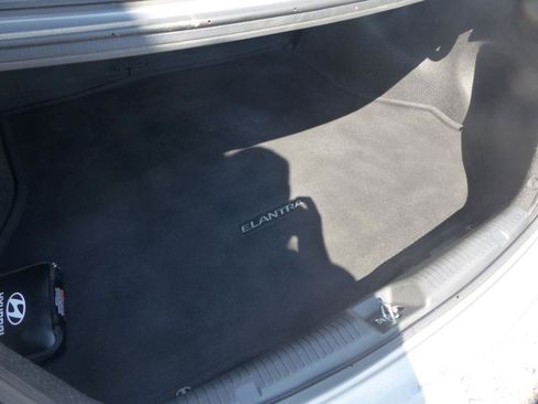 Used 2013 Hyundai Elantra GLS w/ Preferred Pkg FWD image 31