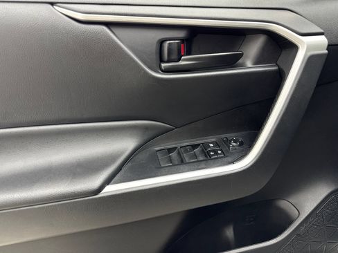 Used 2023 Toyota RAV4 LE FWD image 33