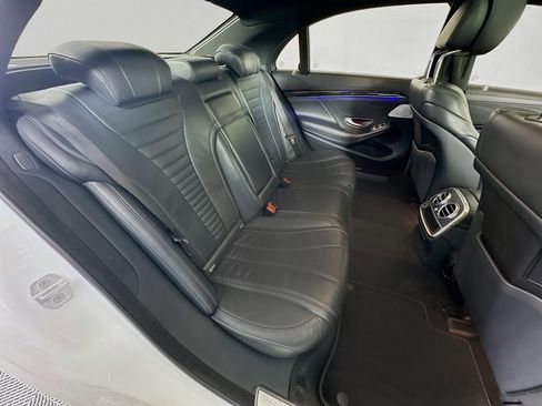 Used 2018 Mercedes-Benz S 560 Sedan image 37