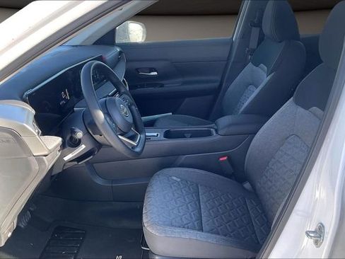 New 2026 Nissan Kicks SV w/ SV Premium Package image 7