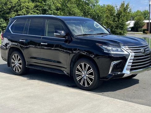 Used 2021 Lexus LX 570 4WD w/ Luxury Package image 1