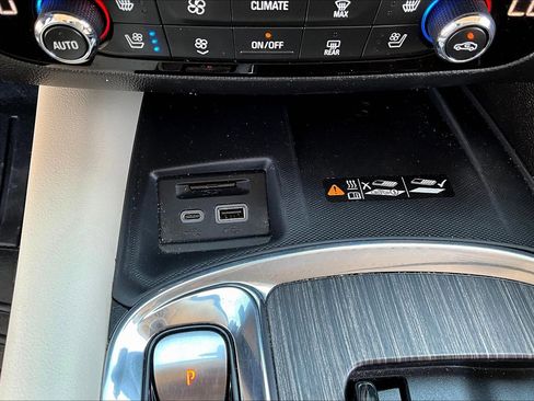 Used 2023 Buick Enclave Avenir image 26