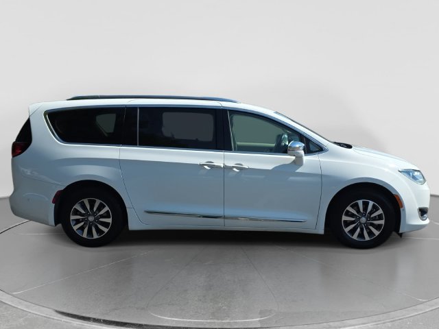 Used 2020 Chrysler Pacifica Limited w/ Advanced Safetytec Group FWD image 8