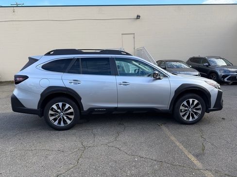 Certified 2023 Subaru Outback Limited image 9