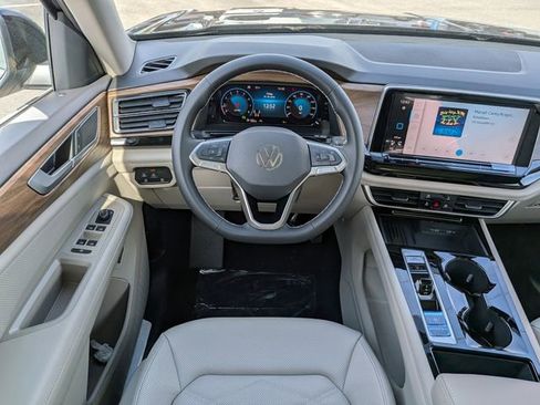 New 2026 Volkswagen Atlas SE FWD image 18