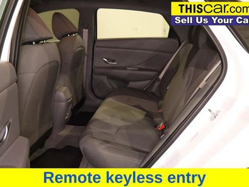 Used 2024 Hyundai Elantra SE FWD image 12