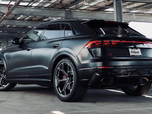 New 2026 Audi RS Q8 performance image 9