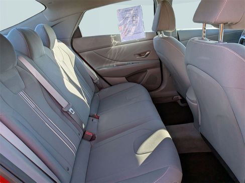 Used 2022 Hyundai Elantra SEL w/ Convenience Package image 28