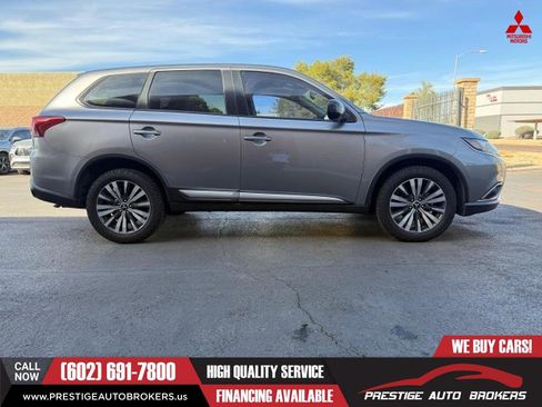Used 2020 Mitsubishi Outlander LE AWD/4WD image 9