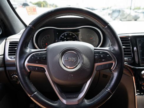 Used 2019 Jeep Grand Cherokee Laredo w/ Laredo X Package image 28