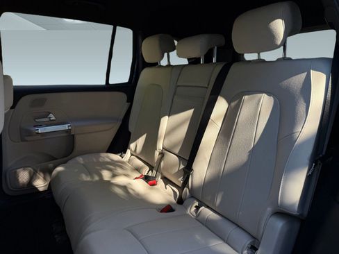 New 2026 Mercedes-Benz GLB 250 image 21
