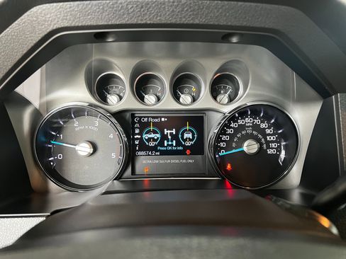 Used 2015 Ford F250 Lariat w/ Lariat Ultimate Package AWD/4WD image 14