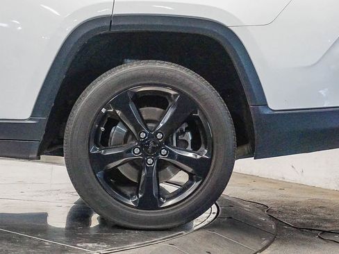 Used 2021 Jeep Grand Cherokee L Laredo AWD/4WD image 10