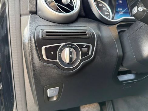 Used 2020 Mercedes-Benz GLC 300 4MATIC image 21