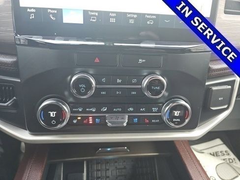 Used 2022 Ford Expedition Limited image 14