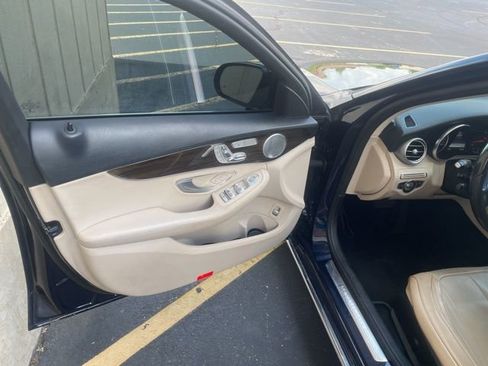Used 2017 Mercedes-Benz C 300 4MATIC Sedan image 17