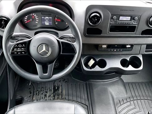Used 2023 Mercedes-Benz Sprinter 2500 image 5