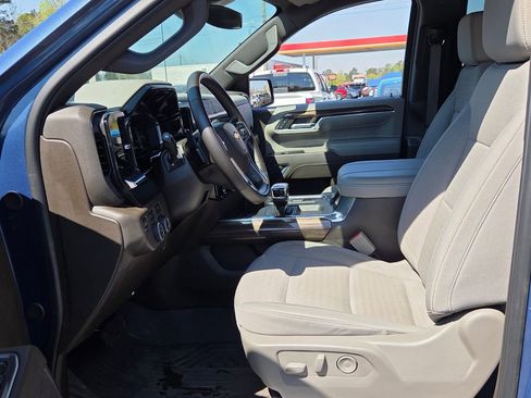 Used 2024 Chevrolet Silverado 1500 LT w/ Z71 Off-Road Package image 4