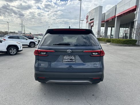 Used 2024 Toyota Grand Highlander Platinum image 9