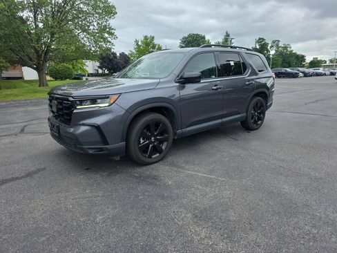 Used 2025 Honda Pilot Black Edition image 3