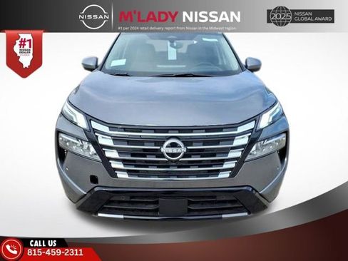 New 2026 Nissan Rogue Platinum image 2