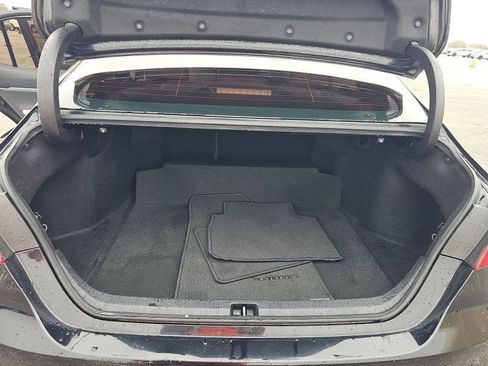 Used 2018 Toyota Camry XLE image 11