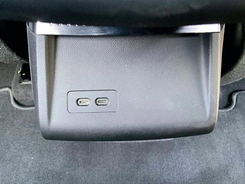 Used 2025 Cadillac Lyriq Luxury image 37