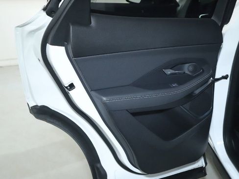 Certified 2024 Jaguar E-PACE R-Dynamic SE image 32