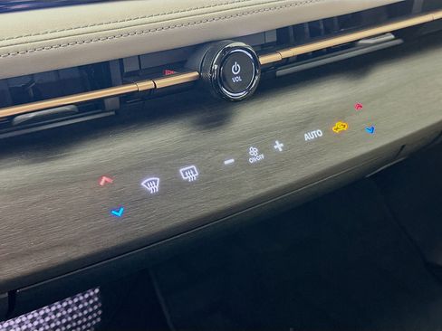 Used 2023 Nissan Ariya EVOLVE+ image 24