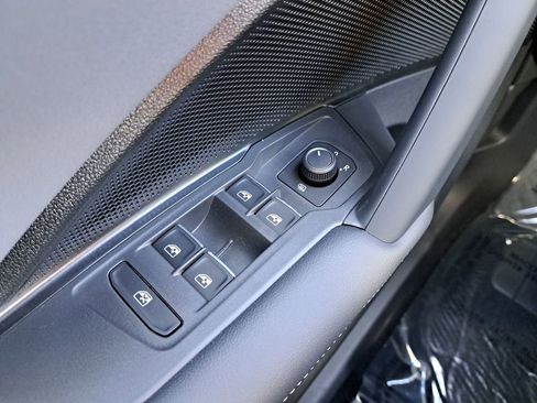 New 2026 Volkswagen Tiguan SE AWD/4WD image 31
