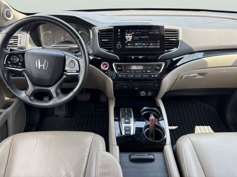 Used 2020 Honda Pilot Touring image 12