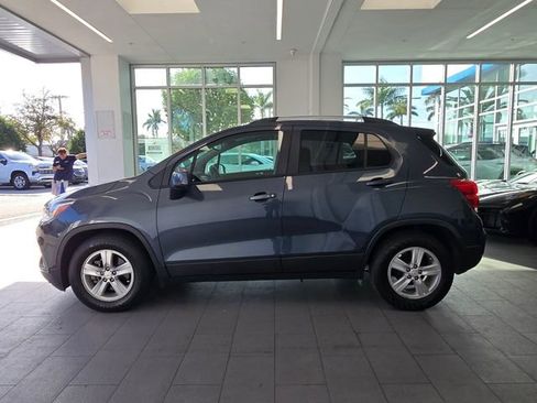 Certified 2022 Chevrolet Trax LT w/ LT Convenience Package image 4