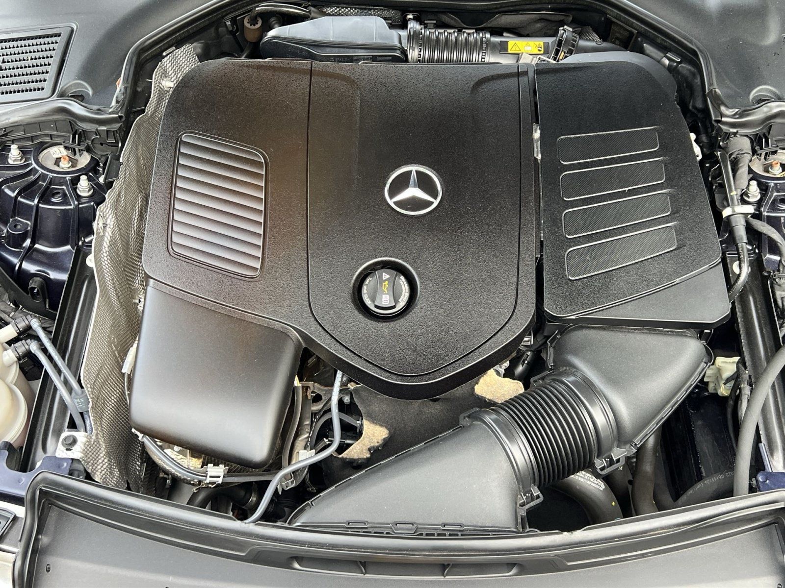 Used 2023 Mercedes-Benz C 300 4MATIC Sedan image 34