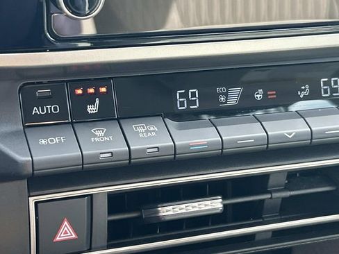 Used 2025 Toyota Camry LE w/ Convenience Package image 25