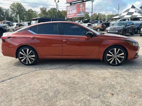 Used 2021 Nissan Altima 2.5 SR w/ SR Premium Package FWD image 4