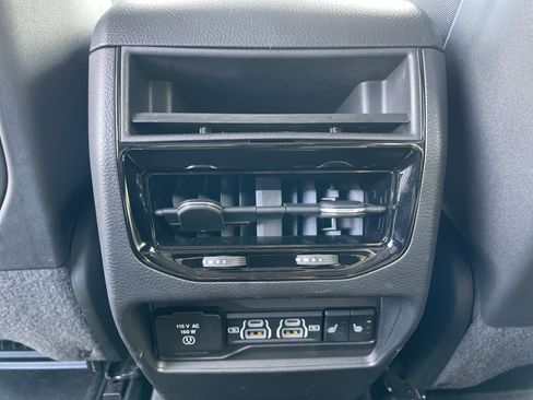 Certified 2023 Jeep Grand Cherokee Limited AWD/4WD image 30