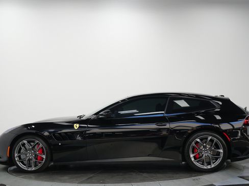Used 2019 Ferrari GTC4Lusso T RWD image 6