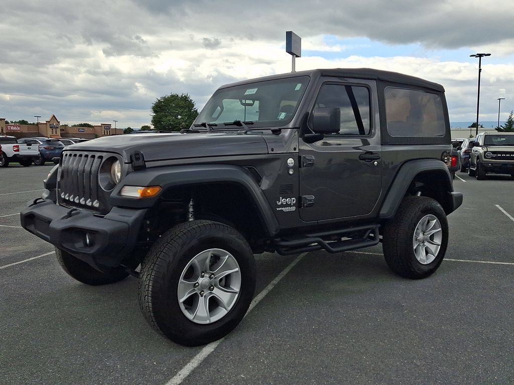 Used 2018 Jeep Wrangler Sport AWD/4WD image 3