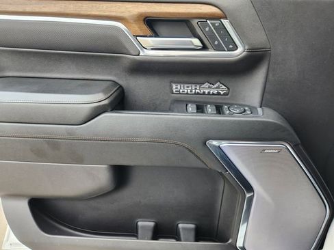 Used 2024 Chevrolet Silverado 1500 High Country w/ Technology Package RWD image 25