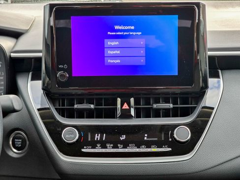 Used 2025 Toyota Corolla LE image 21